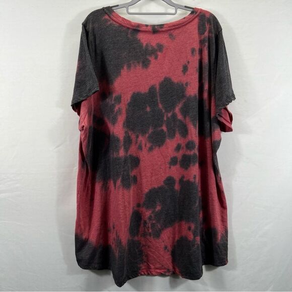 Torrid Red and Black Tie-Dye 'Bite Me' V-Neck Tee - Picture 5 of 8